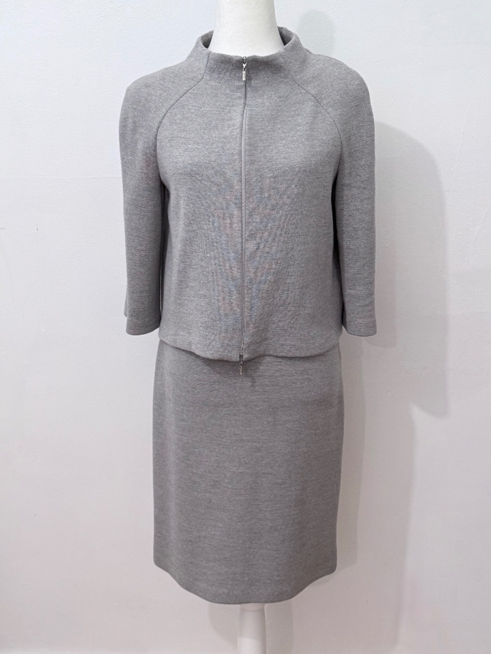 Classic Corporate Chic St. John Dress w/ Jacket from Fall 2011 Collection - SZ 4